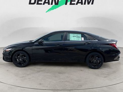 New 2026 Hyundai Elantra SEL Sport Premium FWD image 4