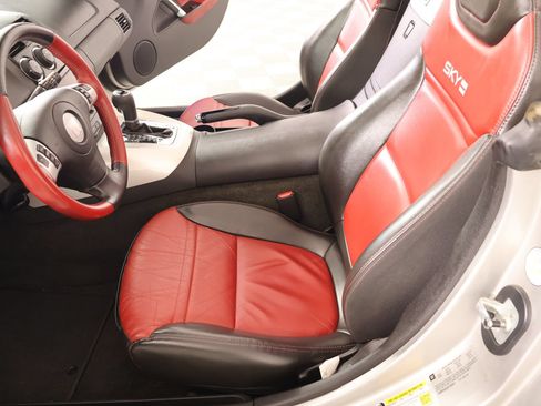 Used 2009 Saturn Sky Red Line RWD image 9