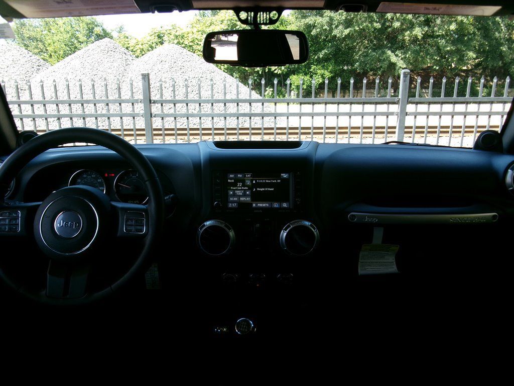 Used 2013 Jeep Wrangler Unlimited Sahara w/ Mopar Chrome Edition Group AWD/4WD image 15