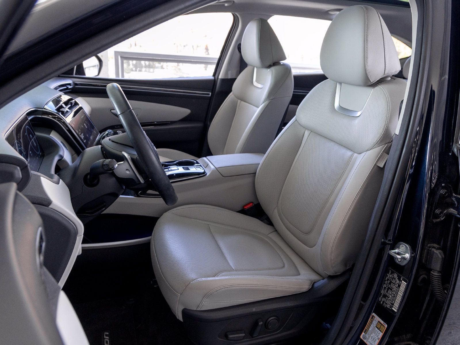 Used 2023 Hyundai Tucson Limited AWD/4WD image 10