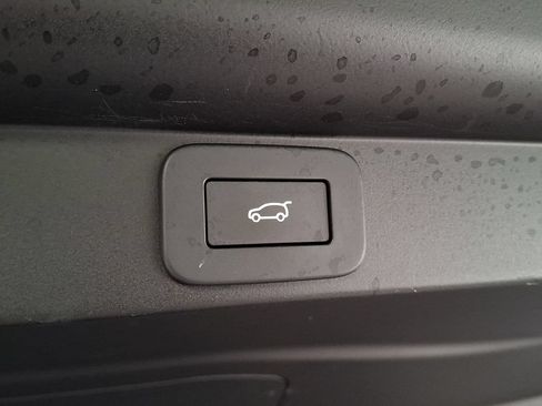Used 2025 Land Rover Range Rover SE AWD/4WD image 28