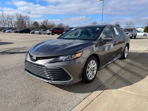 Used 2024 Toyota Camry LE image 2