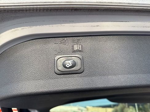 Used 2018 Ford Escape SEL w/ Ford Safe & Smart Package image 12