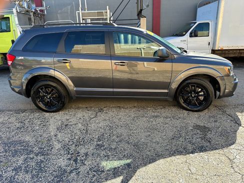 Used 2020 Dodge Journey SE w/ SE Popular Equipment Group image 10