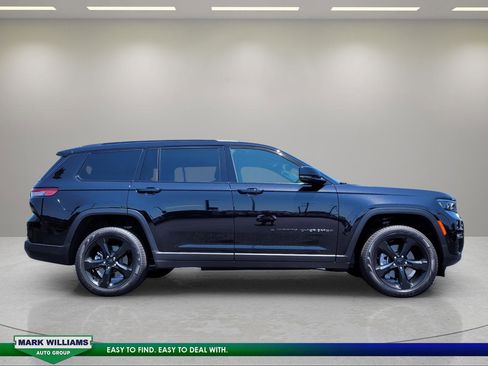 Used 2025 Jeep Grand Cherokee L Limited w/ Luxury Tech Group II AWD/4WD image 2