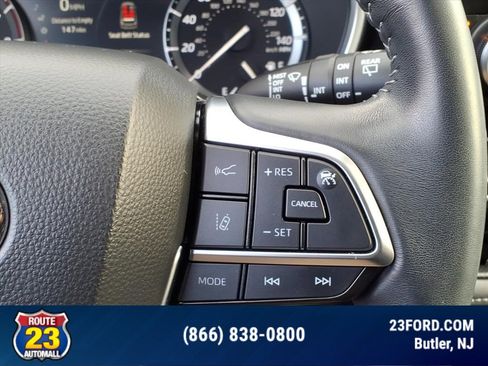 Used 2021 Toyota Highlander XLE image 19