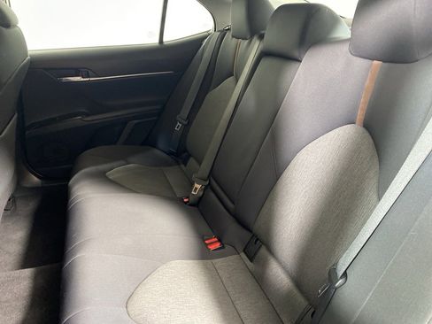 Used 2018 Toyota Camry LE image 13