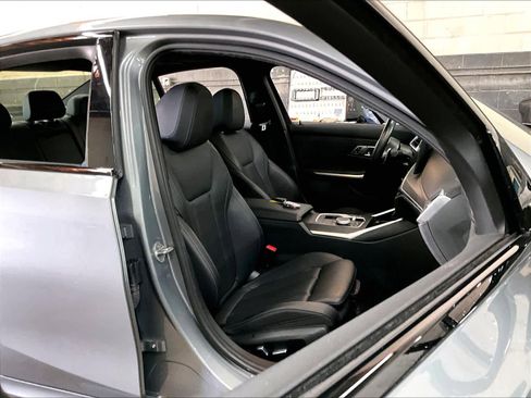 Used 2023 BMW 330i xDrive Sedan w/ M Sport Package image 10