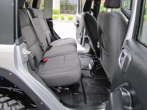 Used 2018 Jeep Wrangler Unlimited Sport S AWD/4WD image 20