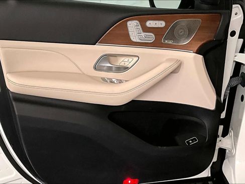 Used 2023 Mercedes-Benz GLS 450 4MATIC image 20