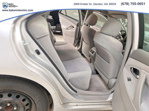 Used 2011 Toyota Camry Hybrid image 9