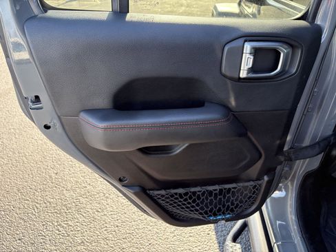 Used 2018 Jeep Wrangler Unlimited Rubicon w/ Dual Top Group image 10