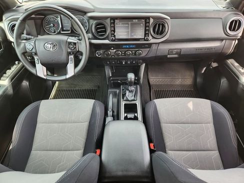 Used 2022 Toyota Tacoma TRD Off-Road w/ Technology Package AWD/4WD image 25
