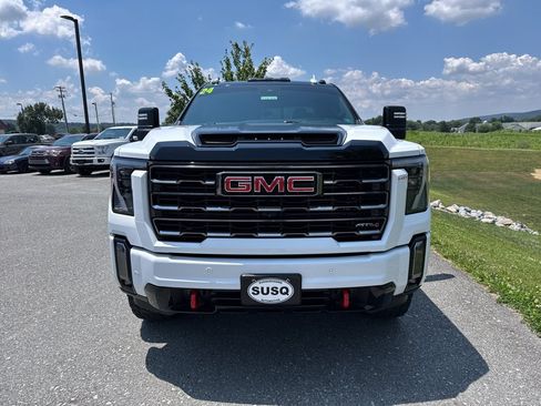 Used 2024 GMC Sierra 3500 AT4 w/ Technology Package AWD/4WD image 2