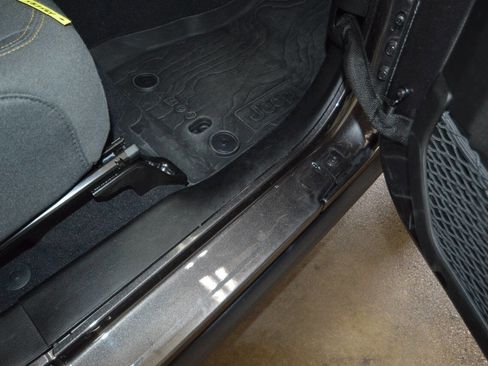 Used 2025 Jeep Wrangler Unlimited Sport S 4xe image 9