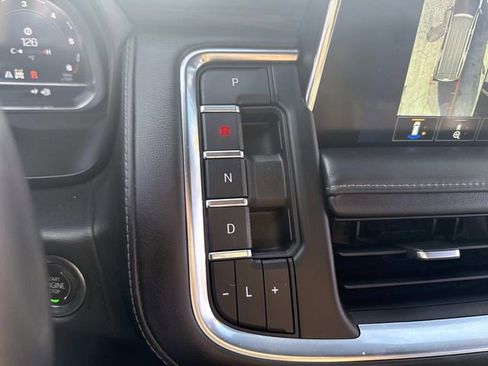 Used 2023 Chevrolet Suburban Z71 w/ Z71 Off-Road Package image 27