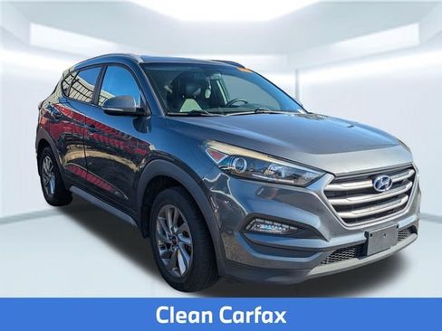 Used 2017 Hyundai Tucson SE Plus AWD/4WD image 2