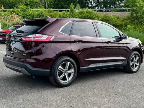 Used 2024 Ford Edge SEL w/ Convenience Package AWD/4WD image 3
