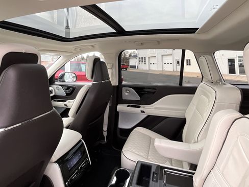 Used 2023 Lincoln Aviator Black Label w/ Dynamic Handling Package AWD/4WD image 20