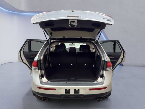 Used 2012 Lincoln MKX AWD image 11