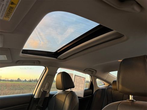 Used 2019 Honda Insight Touring image 21