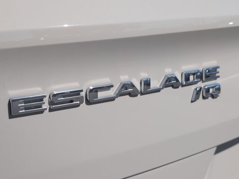 New 2026 Cadillac Escalade IQ Luxury 1 w/ LPO, Floor Liner Package image 33