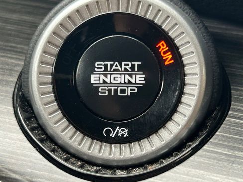 Used 2024 Jeep Wagoneer Series II w/ Flexible Seating Group image 44