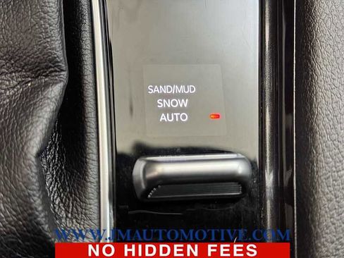 Used 2024 Jeep Compass Latitude image 33