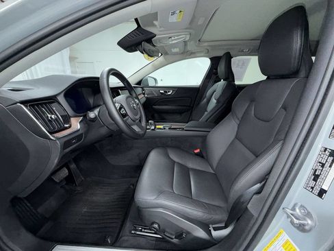 Used 2026 Volvo V60 B5 Cross Country Plus w/ Protection Package Premier AWD/4WD image 4