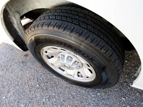 Used 2017 Nissan NV 3500 SV image 24