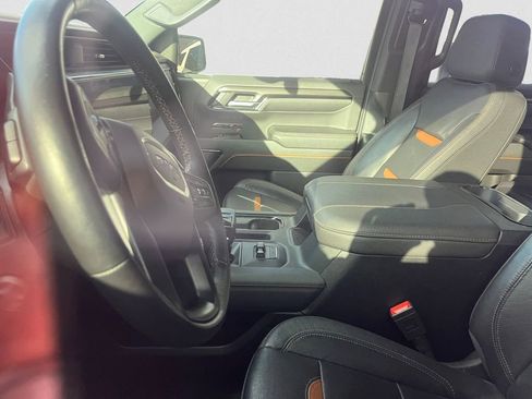 Used 2023 GMC Sierra 1500 AT4 w/ Technology Package image 4