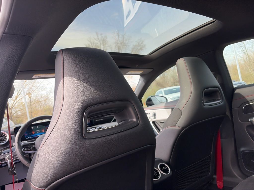 Used 2025 Mercedes-Benz CLA 35 AMG 4MATIC image 27