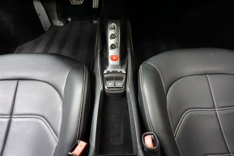 Used 2018 Ferrari 488 Spider RWD image 18