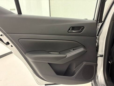Used 2025 Nissan Altima 2.5 SV FWD image 27