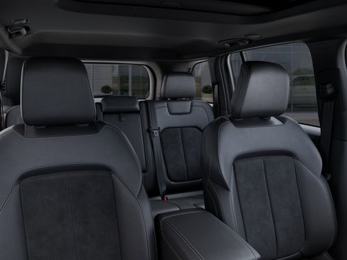 New 2025 Jeep Grand Cherokee Altitude image 92