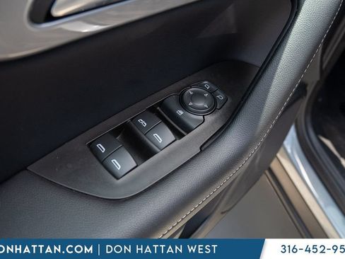 Used 2025 Chevrolet Blazer LT AWD/4WD image 21