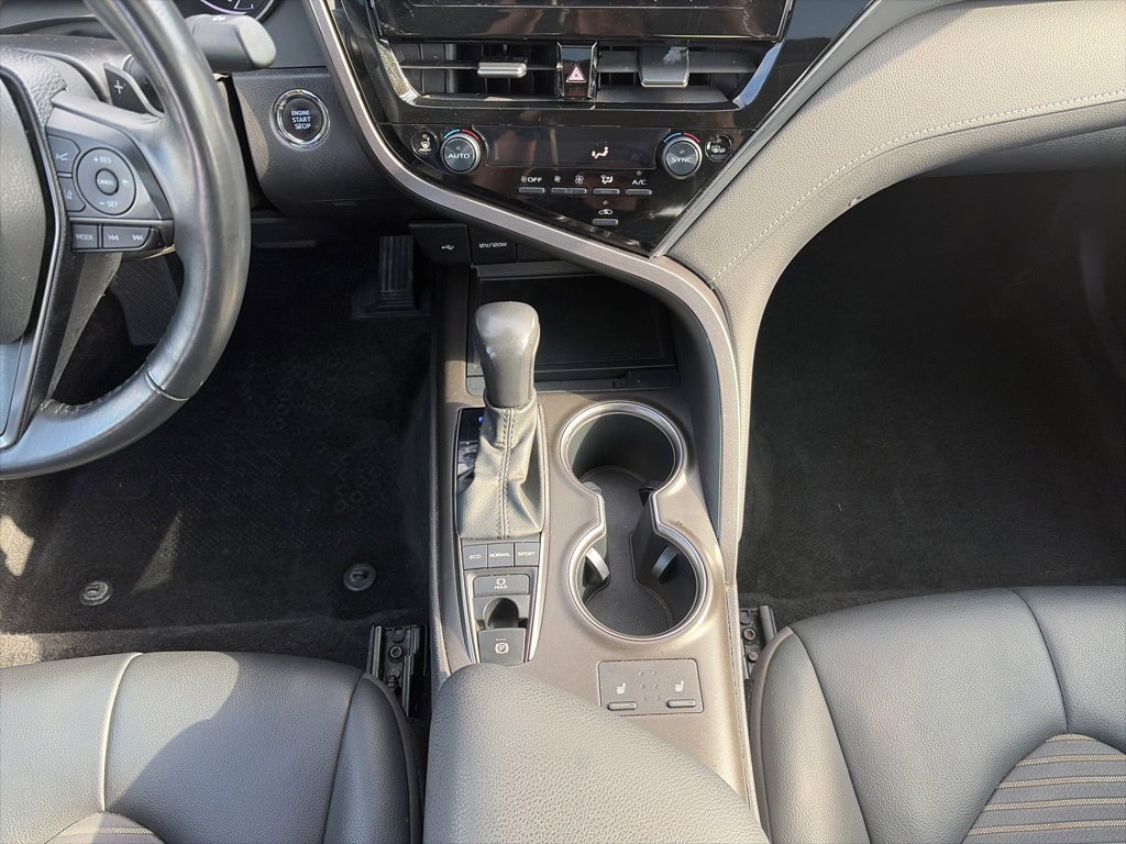 Used 2023 Toyota Camry SE w/ Cold Weather Package AWD/4WD image 17