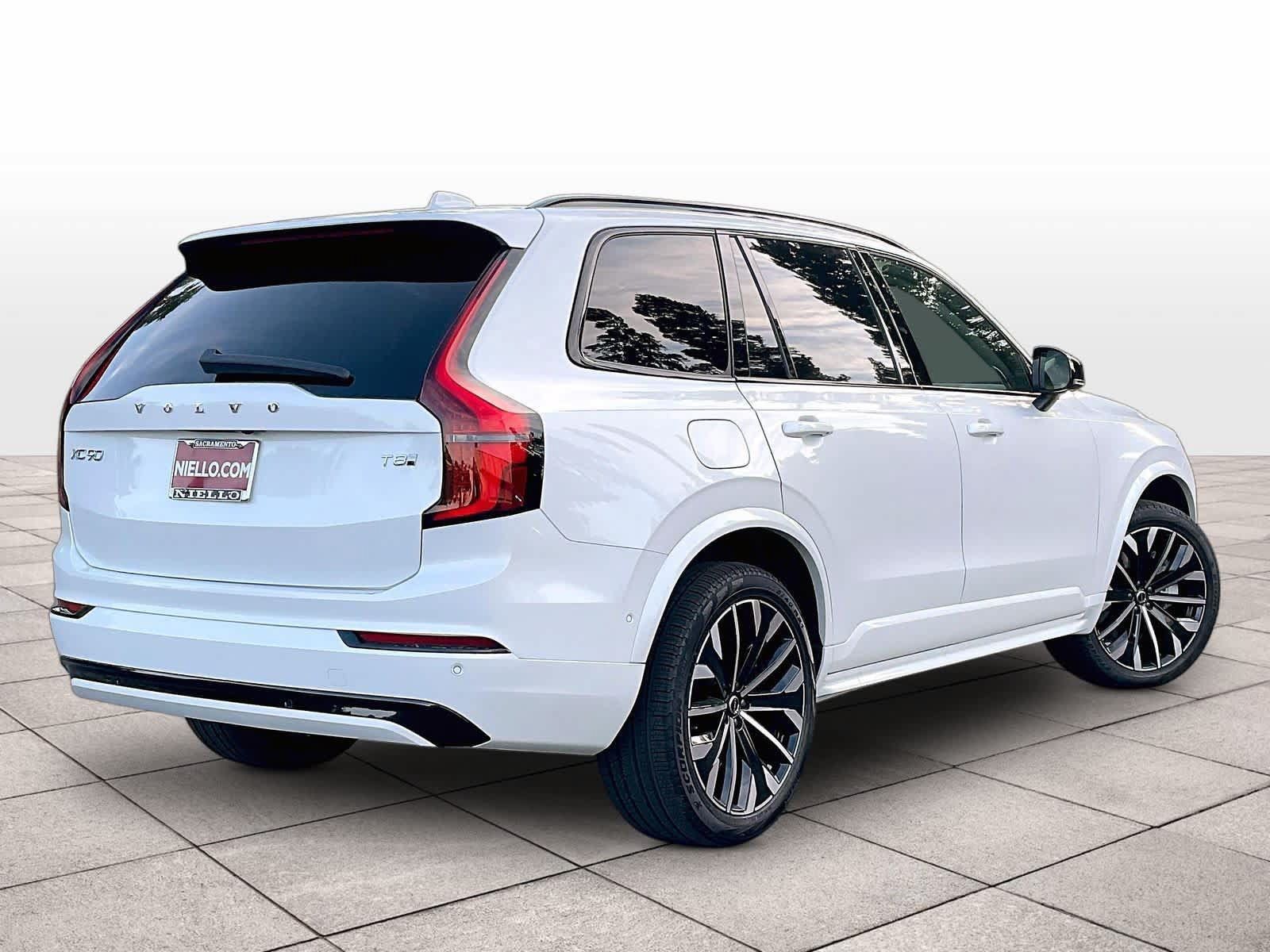 New 2026 Volvo XC90 T8 Ultra w/ Lounge Package AWD/4WD image 4