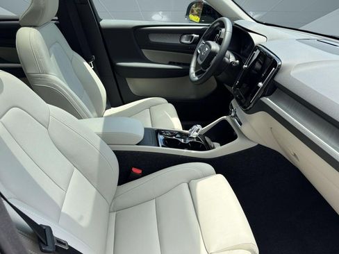 Certified 2026 Volvo XC40 B5 Plus AWD/4WD image 30