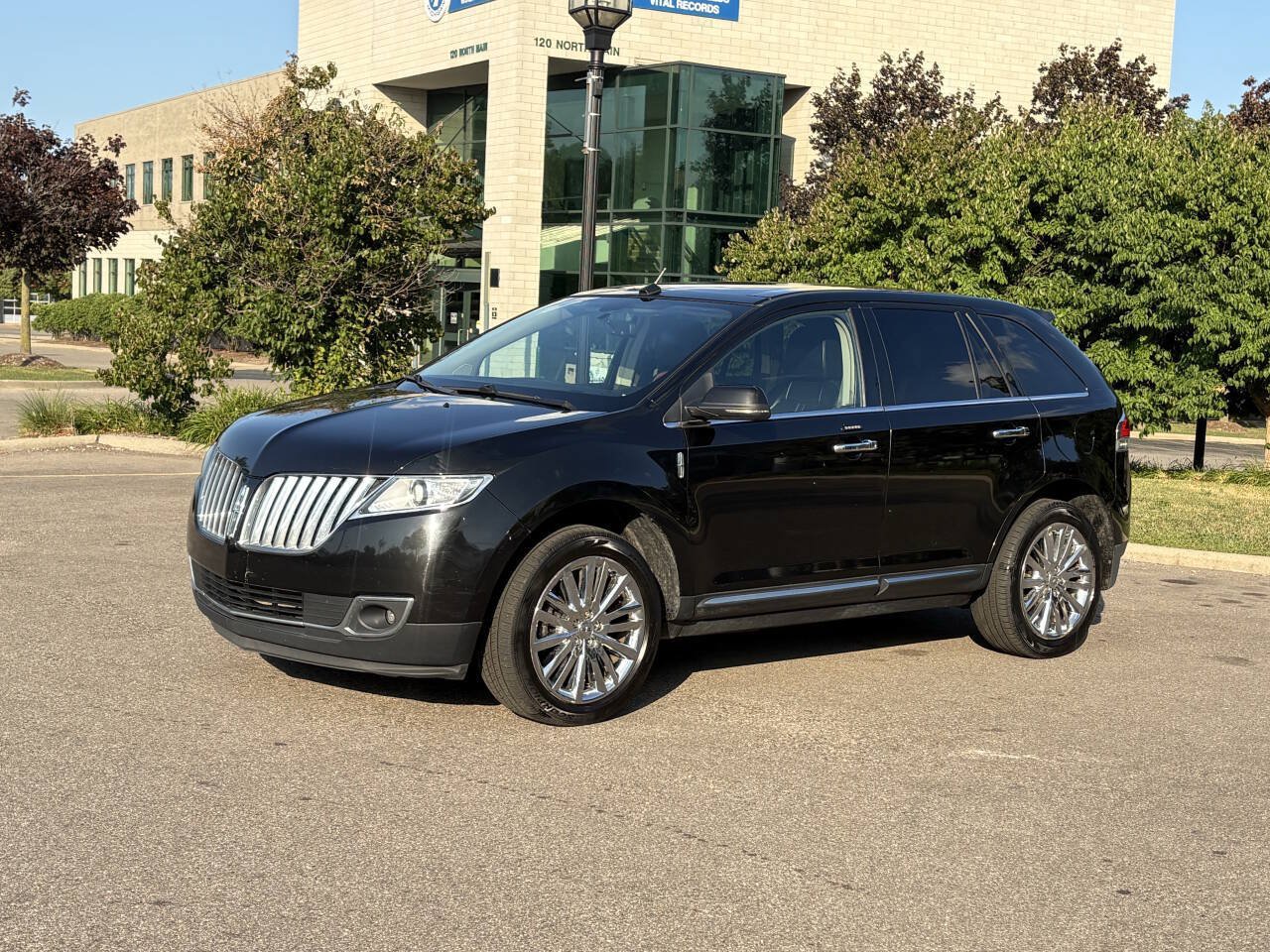 Used 2014 Lincoln MKX AWD w/ Equipment Group 102A image 1