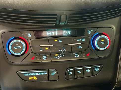 Used 2018 Ford Escape Titanium w/ Ford Safe & Smart Package AWD/4WD image 15