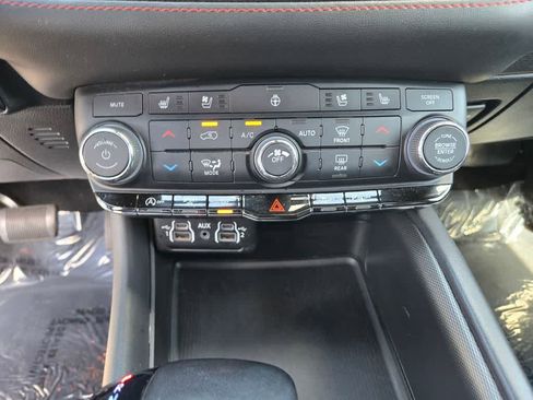 Used 2024 Dodge Durango GT AWD/4WD image 15