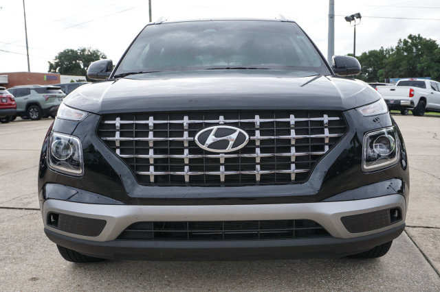 Used 2024 Hyundai Venue SEL FWD image 9