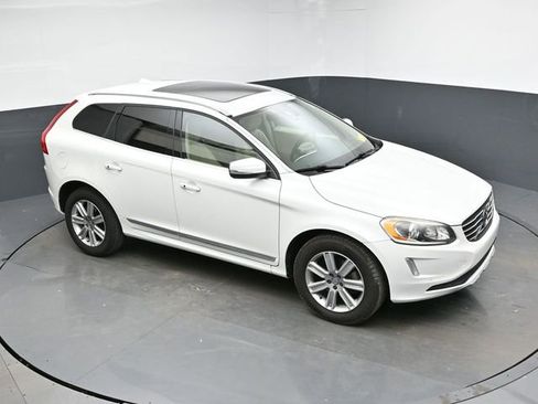 Used 2016 Volvo XC60 T6 w/ Proximity Package image 17