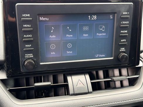 Used 2019 Toyota RAV4 LE FWD image 22
