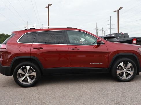 Used 2021 Jeep Cherokee Limited w/ Trailer Tow Group AWD/4WD image 6