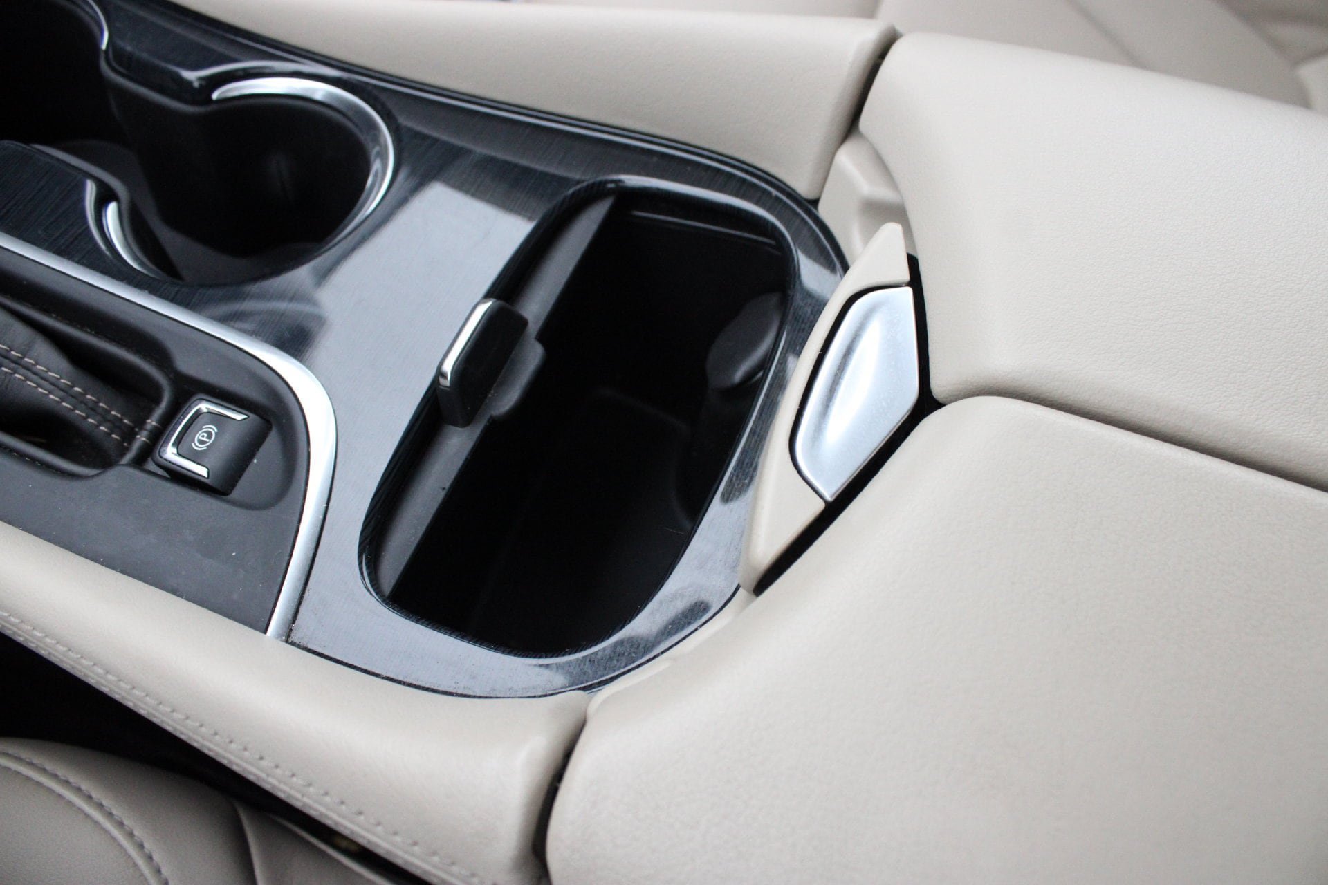 Used 2018 Buick Envision Essence FWD image 41
