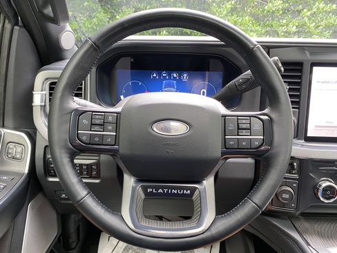 Used 2025 Ford F450 Platinum w/ FX4 Off-Road Package AWD/4WD image 19