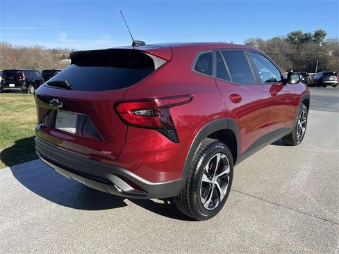 Certified 2024 Chevrolet Trax RS w/ Driver Confidence Package image 3