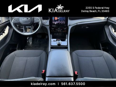 Used 2025 Jeep Grand Cherokee Laredo X w/ Luxury Tech Group I RWD image 11